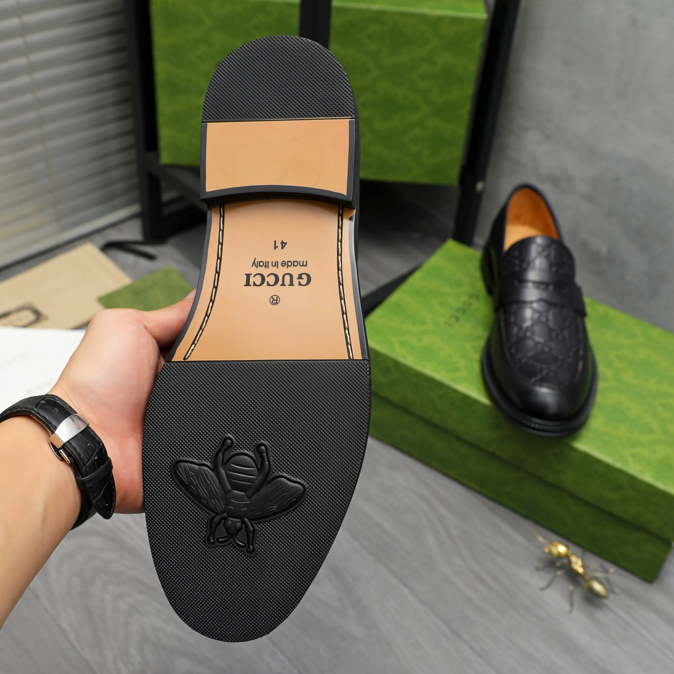 Men's shoes 💰p500 Product trademark: GUCCI "Gucci" business slip-on leather shoes Regular size: 38-46 (38.45.46 custom-made, non-returnable) Product materials: Selected cowhide embossed upper, cowhide lining, original rubber outsole